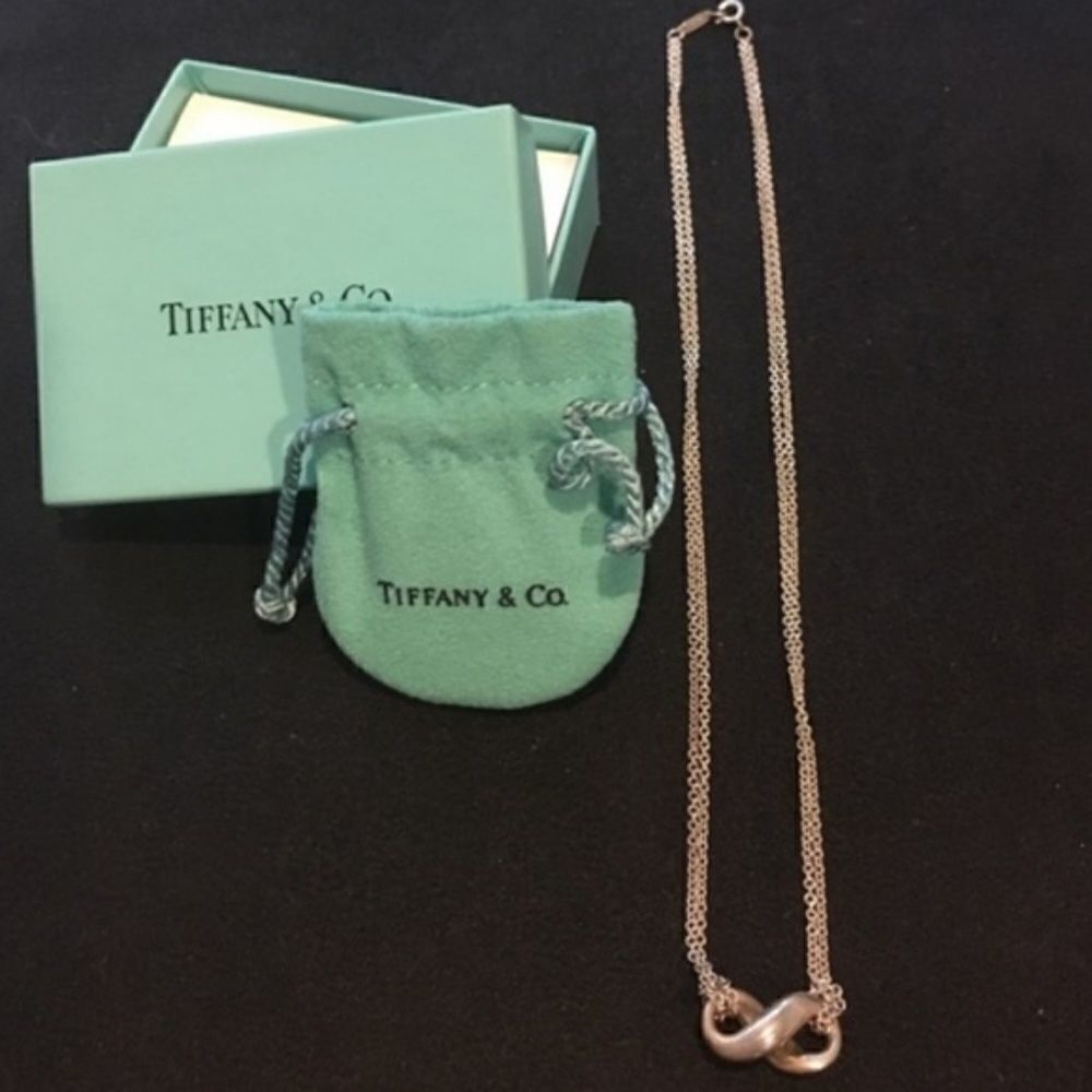 Tiffany & Co Sterling Silver Infinity Necklace 16” with Box & Pouch